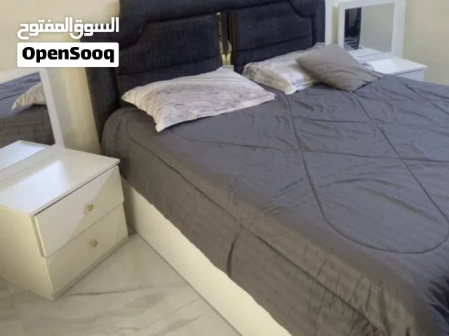 سرير مجوز بدون فرشة