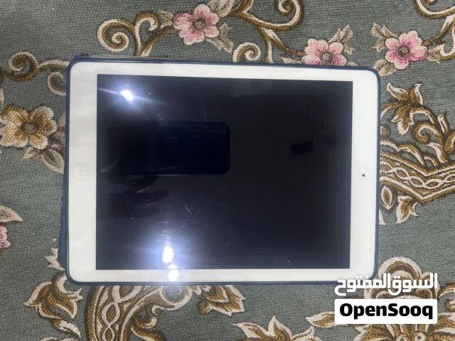 ايباد اير p2 رمادي حالته ممتازه جدا