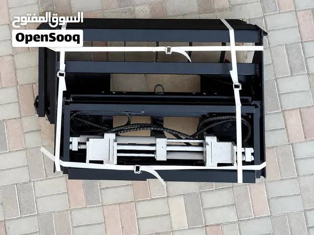 Hydraulic Fork Positioner – Heavy Duty Skid Steer Attachment – Fits CAT, JCB & Bobcat – Ready.