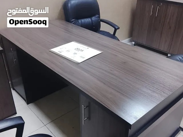 مكتب استقبال ومكتب كبير فخم جدا
