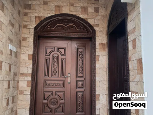 (بناية من دورين بها 4 شقق  للإيجار)