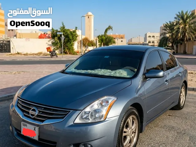 Nissan Altima 2010 2.5 SL (US Specs). Android Tablet + Camera + Leather seats. Al barsha 1 near MOE