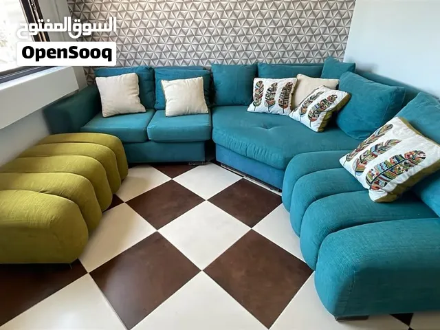 طقم كنب بلون مميز لف