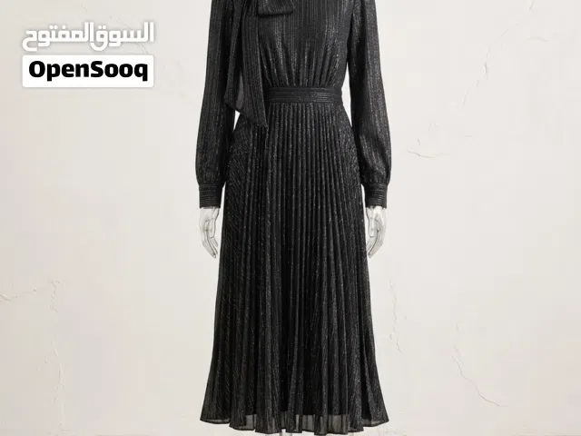 فستان سهرة أسود ميدي راقي جداً