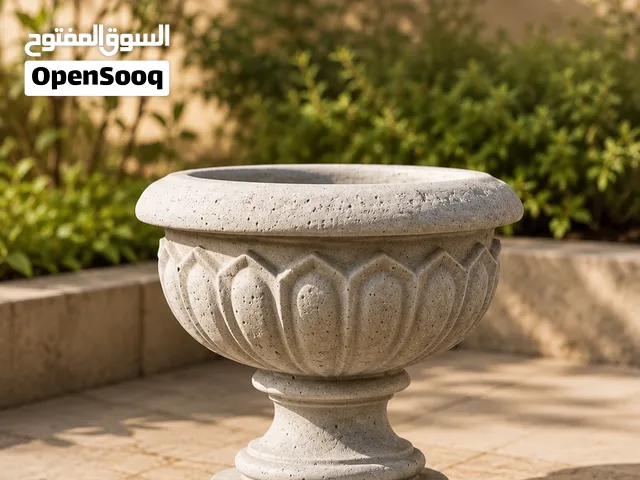 مزهرية إسمنتية  مناسبة للحدائق ومداخل المنازل