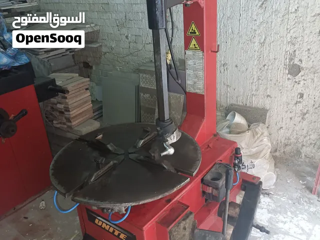 للبيع معدات مركز خدمة كاوتش بحالة ممتازة