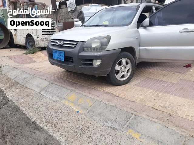 كيا سبورتاج LXموديل 2006 جديده للبيع عرطه لايفوتكم العرض لون رصاصي فاتح سليم الصدمه المكينة مختم