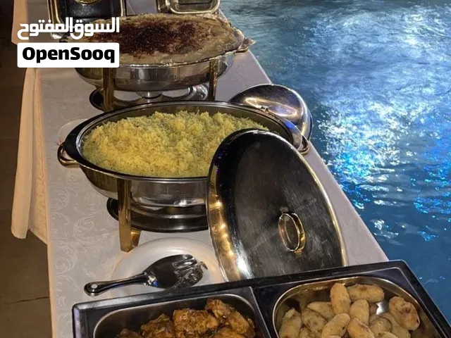 اواني بوفيه للاجار اليومي 6 صحون (4 ساده + 2 مقسم) ويشيل 8 أصناف من الوجبات الطقم كامل ب 20 ريال