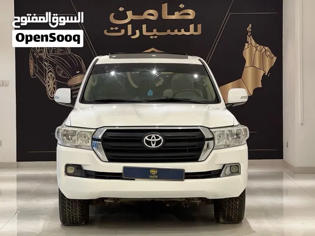 تويوتا لاند كروزر GXR موديل 2012