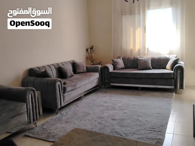 للبيع عفش صالة كامل + TVسمارت 55 بوصة