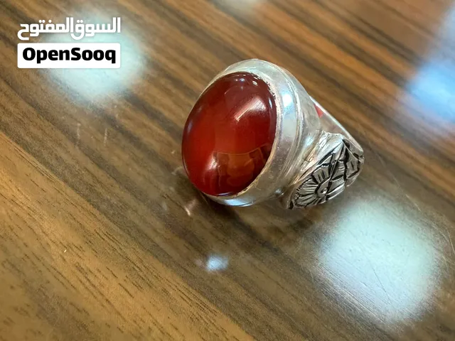 خاتم عقيق  أحمر رماني يماني نادر بلطخة زعفرانيه