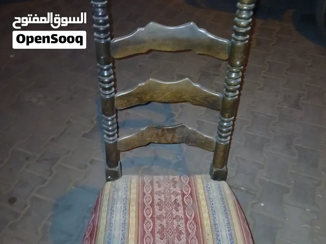 1 كرسي معيشه يصلح لطاولات الاكل وغرف المعيشه والنوم والطعام ومريح لحدا ما وبسعر مناسب ورخيص جدا