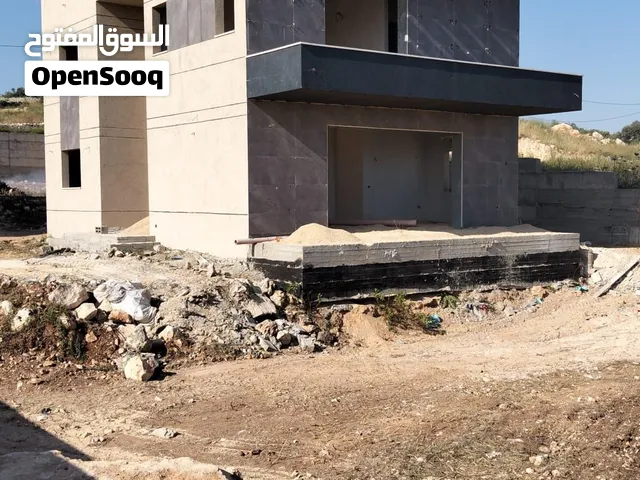 بيت مستقل 240 متر مربع، على ارض 1,100 متر .