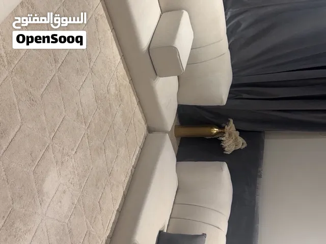 كنب مجلس مع 8خداديات وستاره وتحف ،نظيف