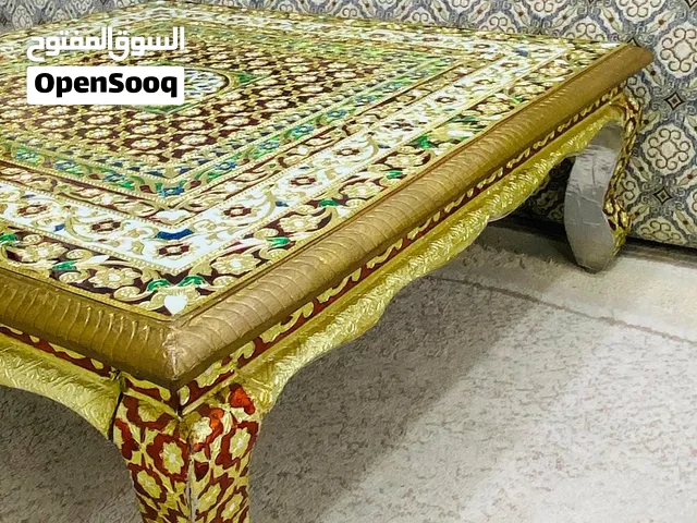 للبيع طاولة ارضيه طبليه صناعة يدوي شبه جديده