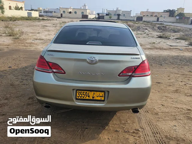 تويوتا أفالون 2005