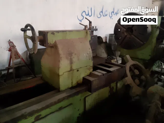 مكينة خراطة هندية