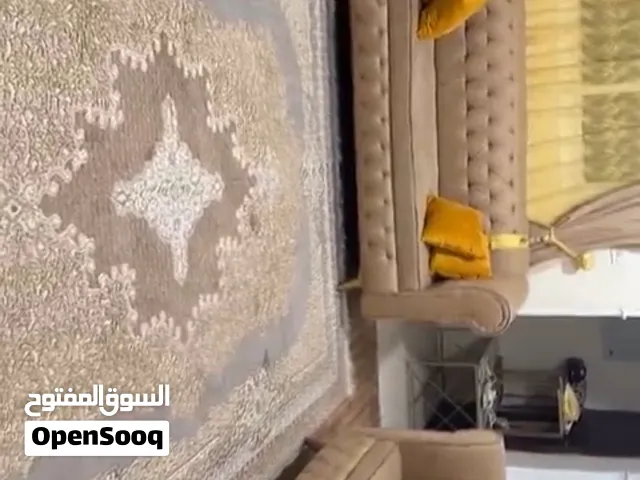 طقم كنب كلاسيكي/كابيتونيه ممتاز مع الوسائد