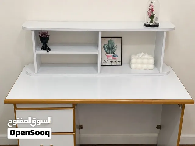 مكتب مدرسي لون ابيض