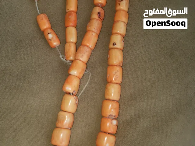عقد من المرجان