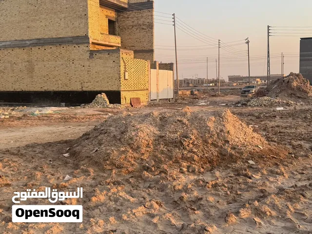 قطعة ارض 300م 20x15 ركن أمام ساحة خدمات طلاع الحمزة ابو الخصيب قرب مجمع الاندلس السكني