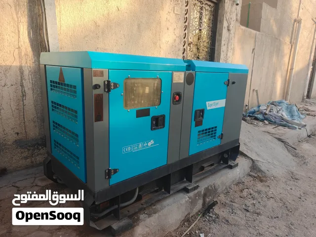 مولدة ازوزا كاتم 35 كي في اي كوري الصنع استعمال قليل جدا  ( 150 ساعة )