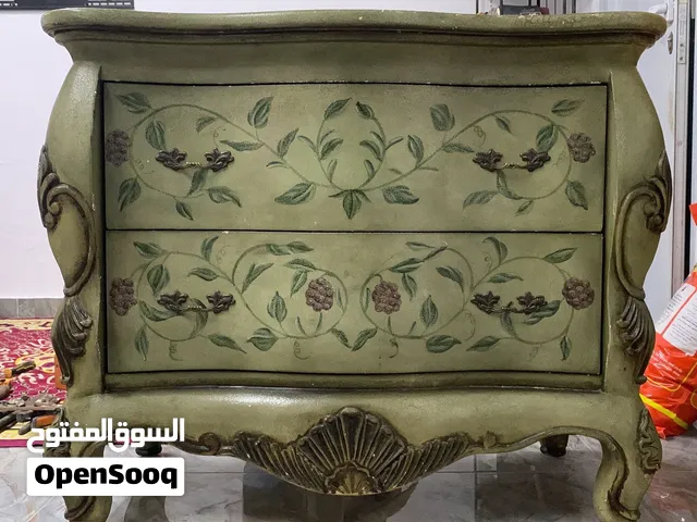 طاولة للبيع