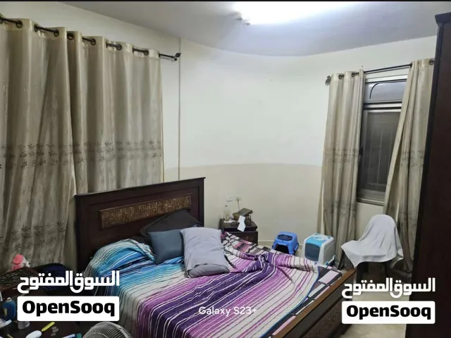 غرفة نوم  عرسان كاملة استعمال خفيف لون خشب صنع محلي و غرفة نوم لشب تحت مكتب و خزانة و جوارير