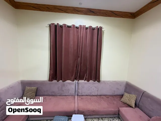 غنفات + طاولة طعام - سجاد للبيع