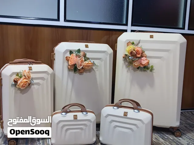 طقم شناتي جهاز مستعمل خمس قطع غير مكسور