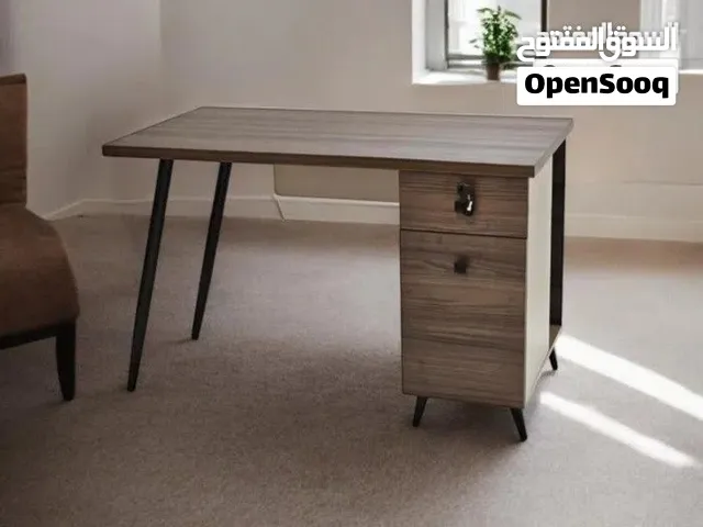 استلم وادفع مكتب دراسة وكمبيوتر عصري بتصميم خشبي أنيق، أدراج تخزين. عملية وقفل، ....................