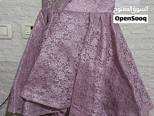 فستان سهرة دانتيل للبيع ملبوس مرة واحدة شريتو ب60 بدي ابيعو ب20