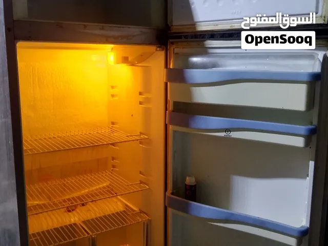 ثلاجة للبيع تبريد تجميد ممتاز