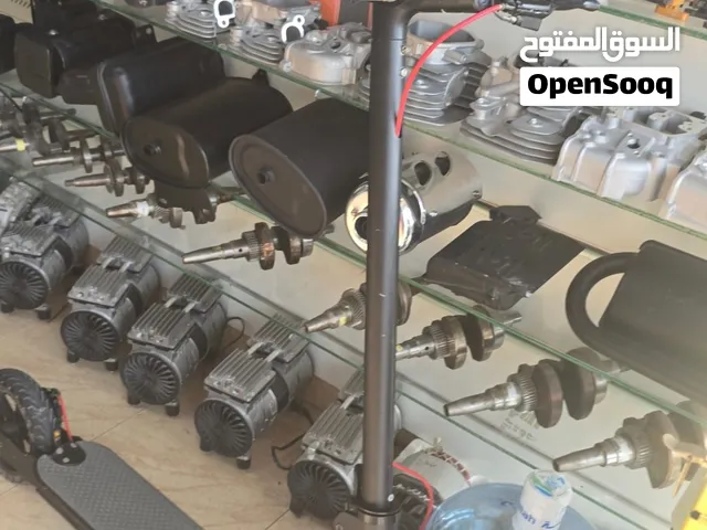 سكوتر نضيف جدا و سكوتر لا يعاني من شيء سكوتر نضيف جدا ضمان بطارية شهر قابل للتفاوض