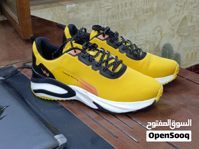 حذاء اصفر رياضي هندي ماركة كومبوس استيراد خاص طبي