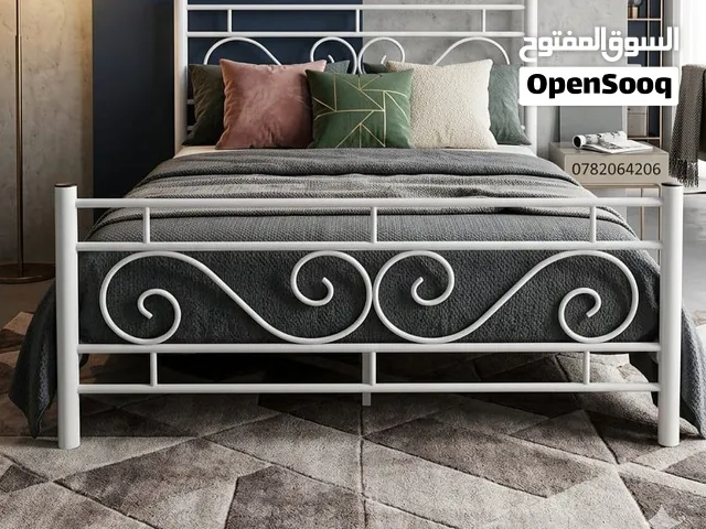 أسرّة بشكل عصري معدن