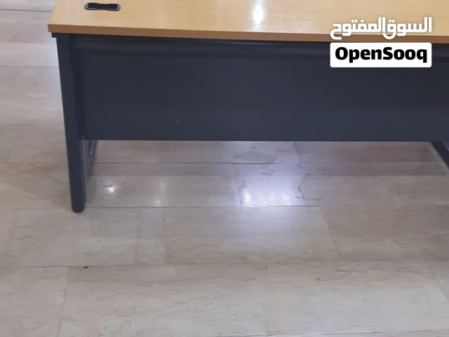 طاولة مكتب مستعملة office table used قياس 160×80×72 ارتفاع خشب والهيكل والارجل معدنية قوية جدا