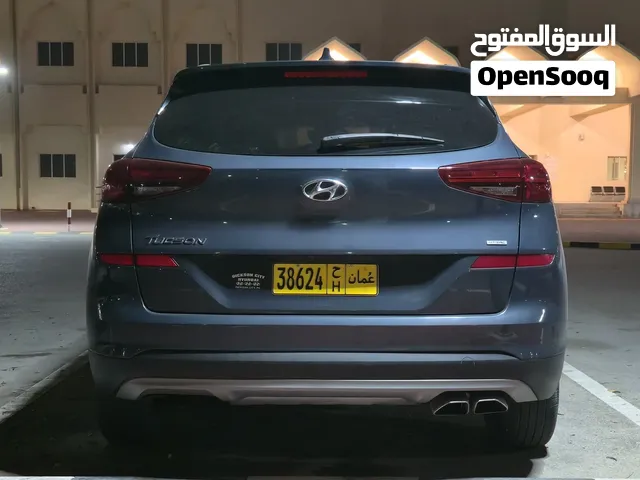 سيارة هيونداي توسان 2021 مع مواصفات أمريكية وسائق مرخصة