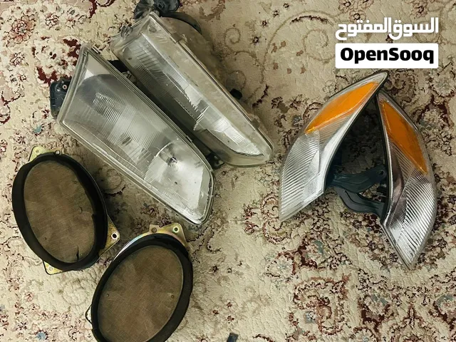للبيع ليتات  وسكنيرات وسماعات كامري من موديل 98 الى 2002