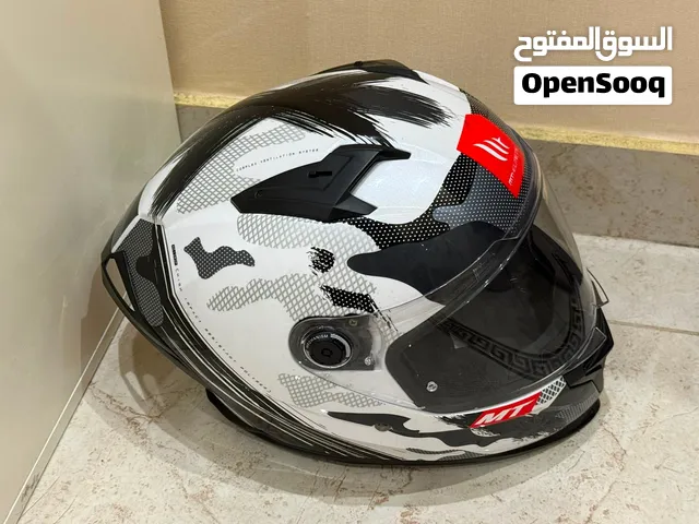 Helmet MT size M