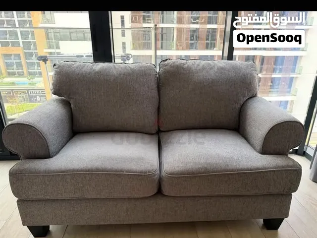 Livingroom sofa 2 chairs and table