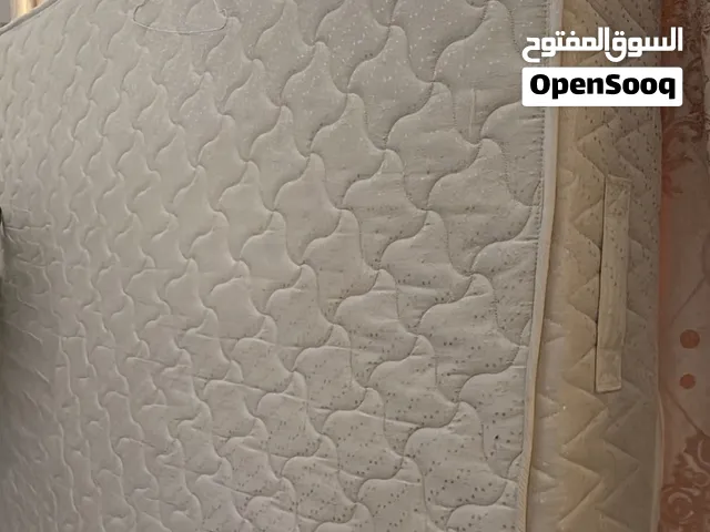 فرشة قياس 180x200 بحالة جيدة جدا