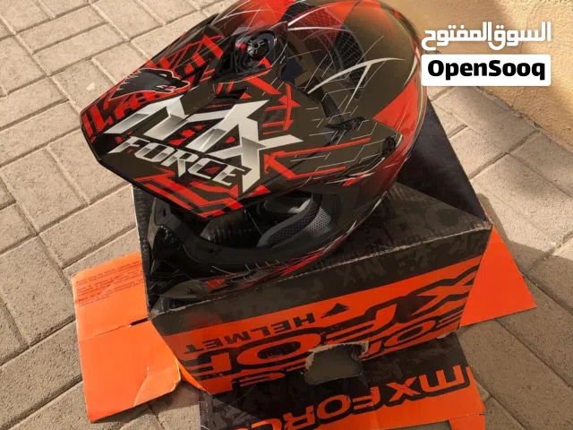 خوذة مكس فورس مقابل 300 درهم .. جديده وممتازة