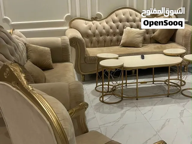 كنب مجلس نظيف وخالي من العيوب