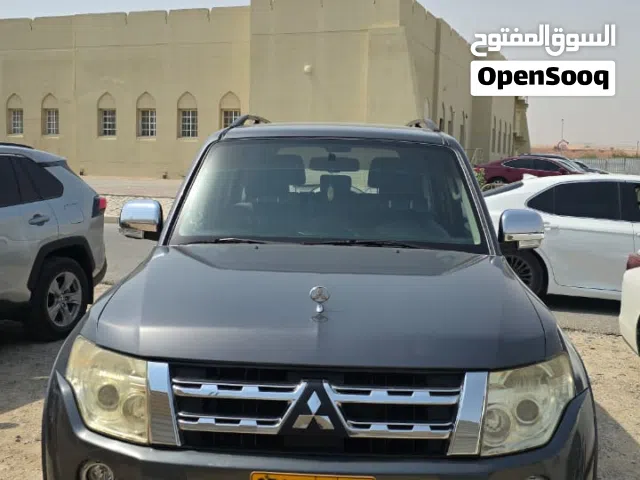2015 ميتسوبيشي باجيرو GLS