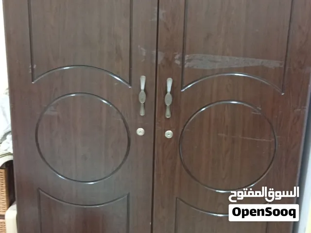 خزانات ملابس أولاد وبنات بحالة ممتازة سعر الواحدة 25 ريال المكان سوق الخوض التجاري مسقط