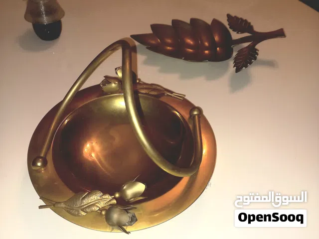 تحف نحاس وتحف سيراميك