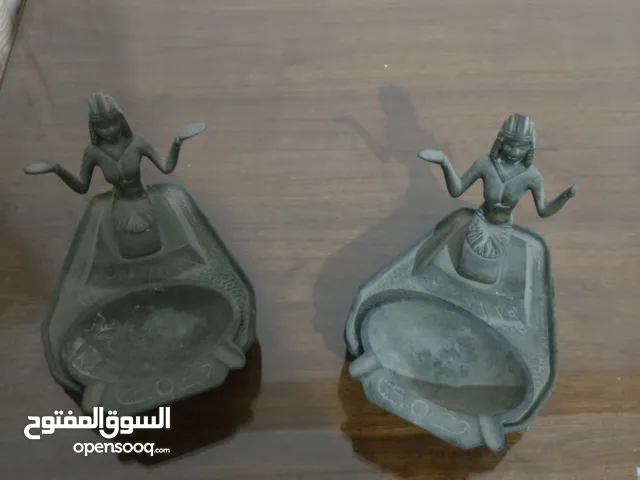 للبيع 2 طفاية  نحاس تحفة