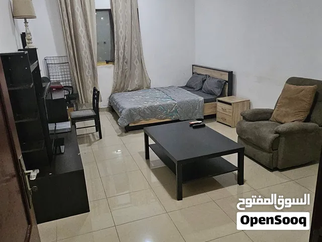 master bedroom for rent (one arabic person only) no smoking