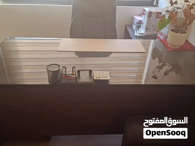 مكتب فاخر للبيع